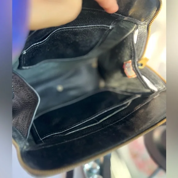 Dooney & Bourke vinyl Black Pebbled Leather Shoulder Bag - Picture 17 of 17